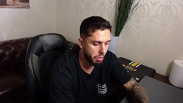 TroyWadee Live XXX-Chat
