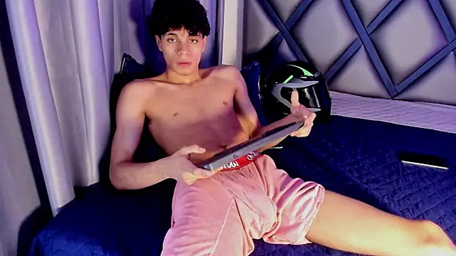 Ithan_Hottn Live XXX chat