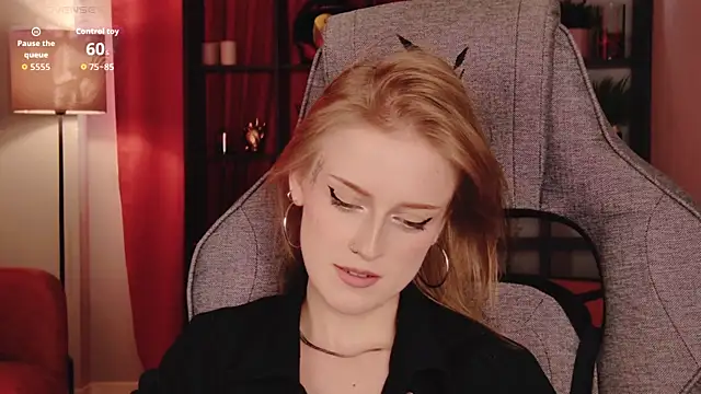KiraMontoya élő XXX-chatje