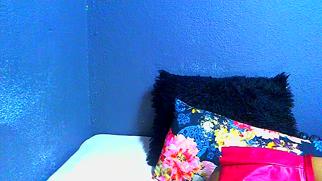 SMALLBOOBSXX's Live XXX Chat
