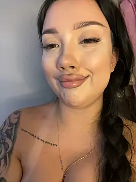 kiss_Lissa Adlı Modelin Canlı XXX Sohbeti