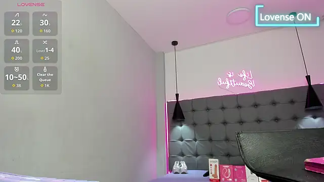 scarletcherry18 Adlı Modelin Canlı XXX Sohbeti