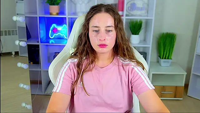 NadinnL Chat XXX in diretta