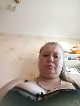 KiraStanton – Naživo XXX chat