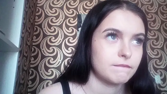 KikiAminon Live XXX chat