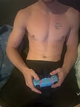 Lucas328706 即時 XXX 聊天