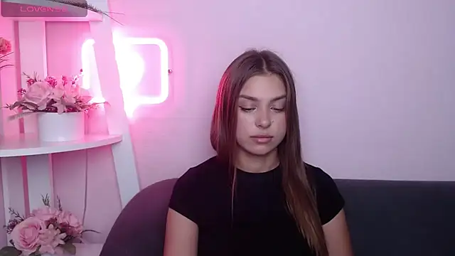 צ'אט XXX בשידור חי של MilanaAngelAs