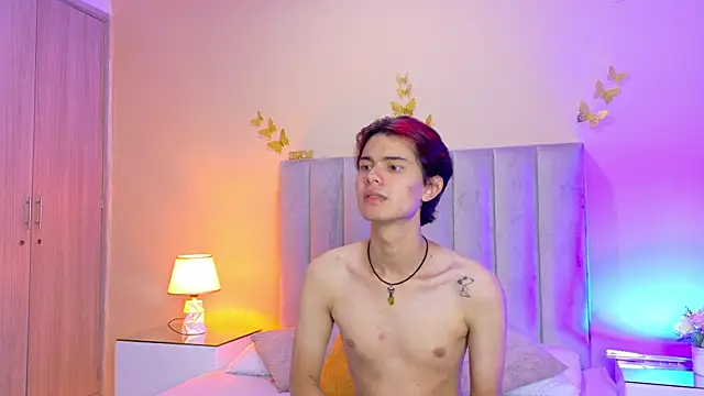 แชท XXX สดของ Derek_Sinn