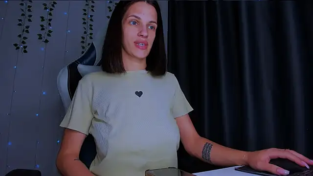 KarlaSim Chat XXX in diretta