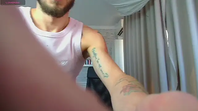Chat XXX en directo de JonahShaw