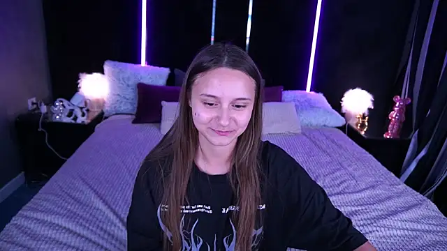 TinyNatalie Chat XXX in diretta