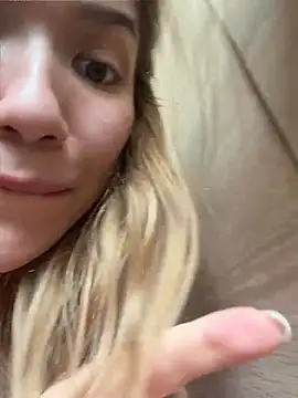 Chat XXX en directo de FlashTitsRoyal