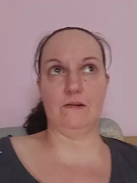 Živý XXX chat BustyLadyAlma