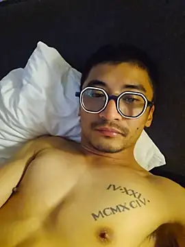 Онлайн чат XXX Lokomo32