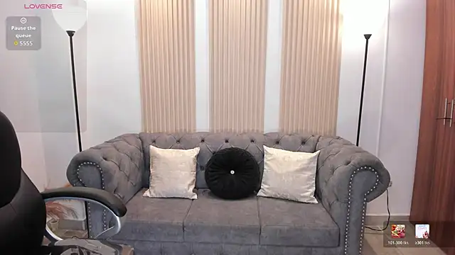 July_Adams Live XXX-chat