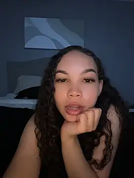 nikkiloveee Live XXX-Chat