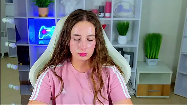NadinnL Chat XXX in diretta