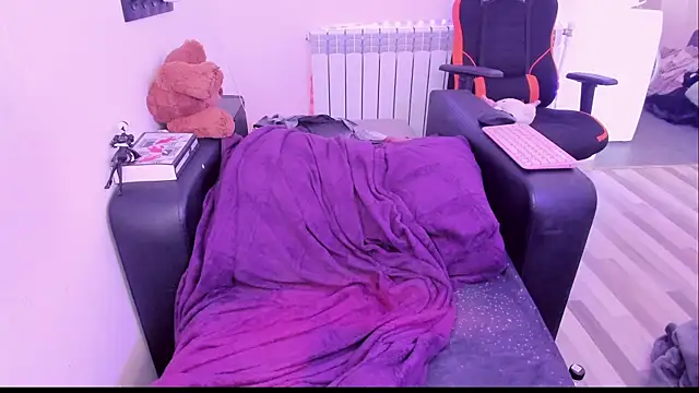 Lyricca XXX чат на живо