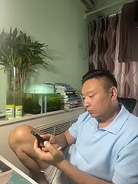 mrcake666 即時 XXX 聊天