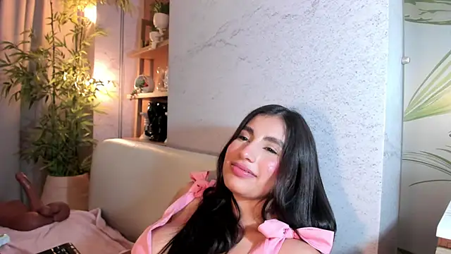Chat +18 de IsabelaStefano ao vivo