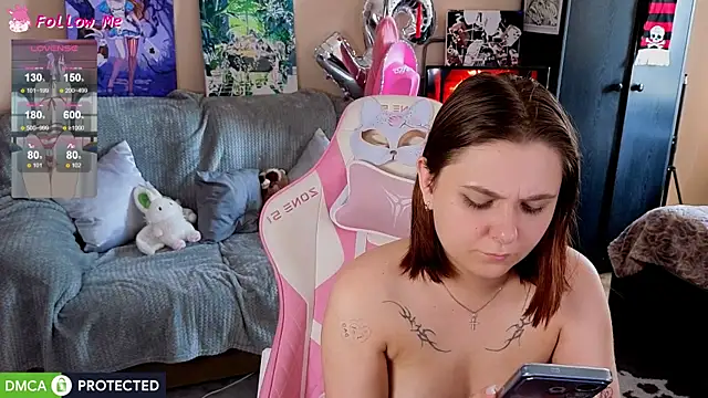 Chloe_Cherrys' Live XXX Chat