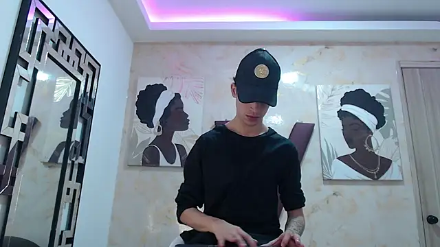 צ'אט XXX בשידור חי של GOLDEN_BOSS