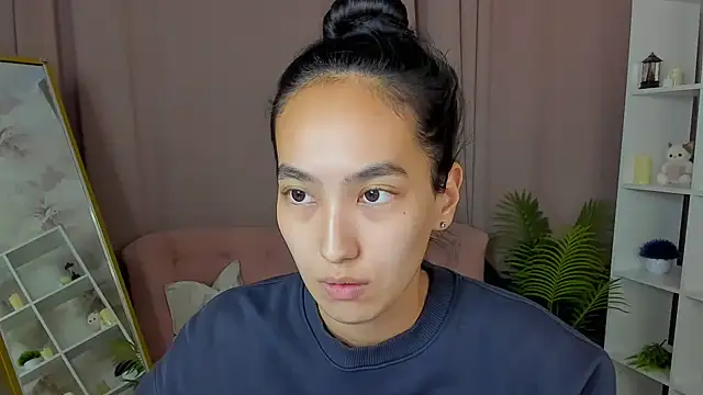 دردشة FlirtyAura الجنسية المباشرة