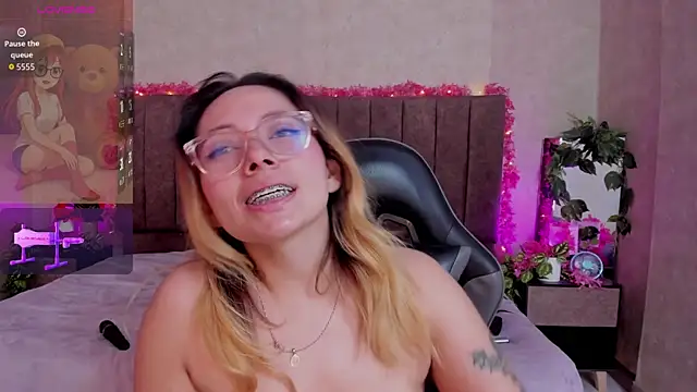 Chat +18 de LanaMills_ ao vivo