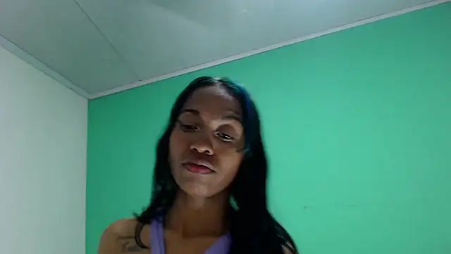 Chat +18 de avaleri_cherry ao vivo