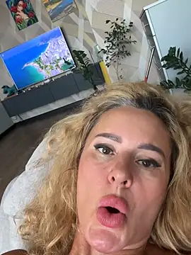 XXX chat uživo modela Tania201243