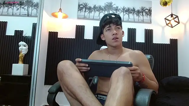 Chat XXX ao vivo de ren_storm