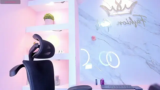 XXX chat uživo modela CandyDance1_