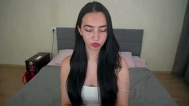 WildKittenX_ Adlı Modelin Canlı XXX Sohbeti