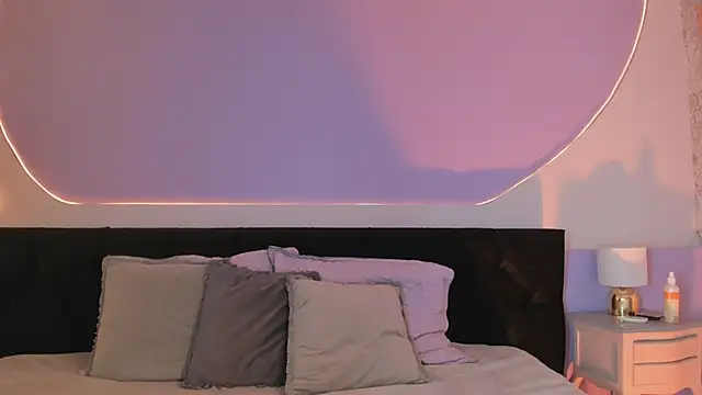 Anneth__M élő XXX-chatje