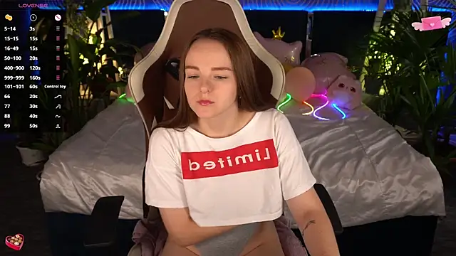 FoxyShy Chat XXX live