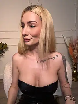 AngieShae XXX чат на живо