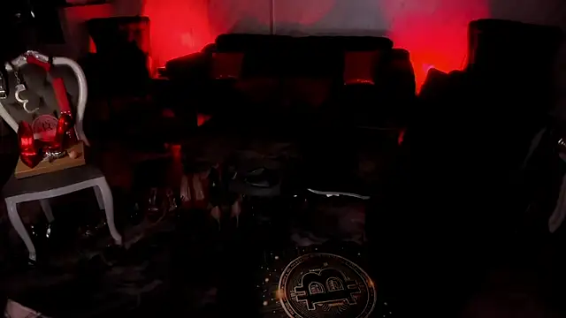 XXX chat uživo modela FinDomGod