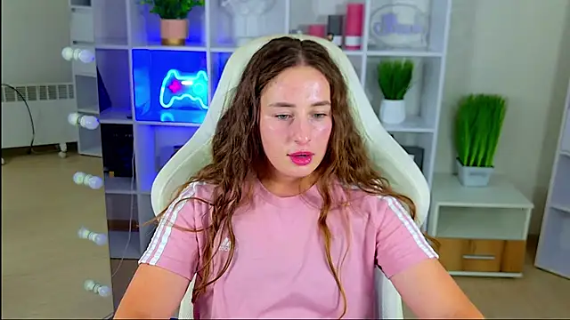 NadinnL Chat XXX in diretta