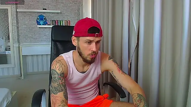 Онлайн чат XXX JonahShaw