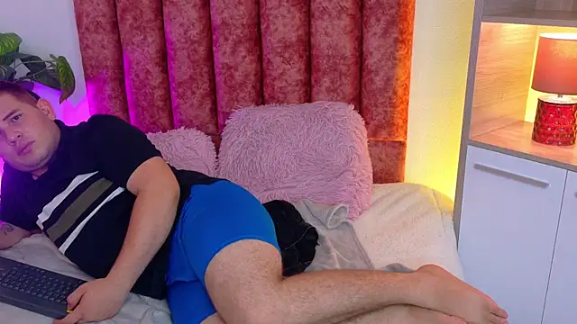 AdrianLust Live XXX-chat