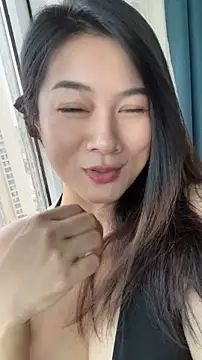 XXX chat uživo modela mo-mo-69