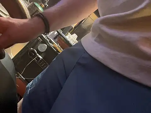 ctguybj's Live XXX Chat