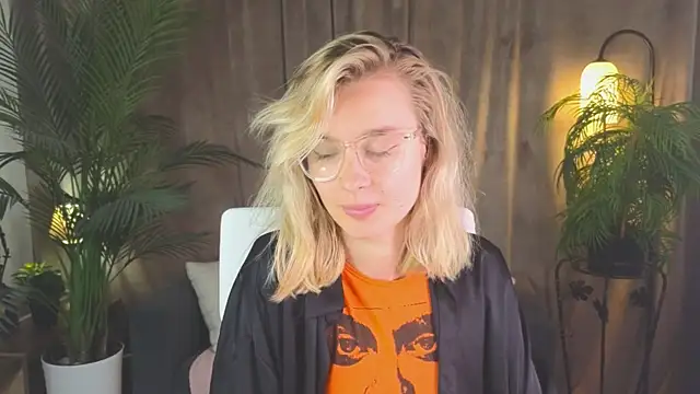 XXX chat uživo modela NoraMoreau