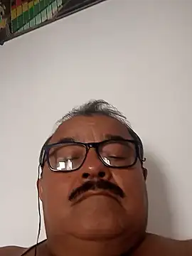 Show modela Misterymem63 na web-kameri