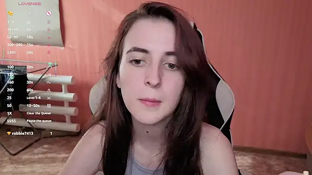 צ'אט XXX בשידור חי של reaissss