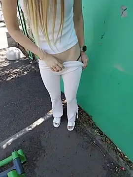 XXX chat uživo modela caressyourself