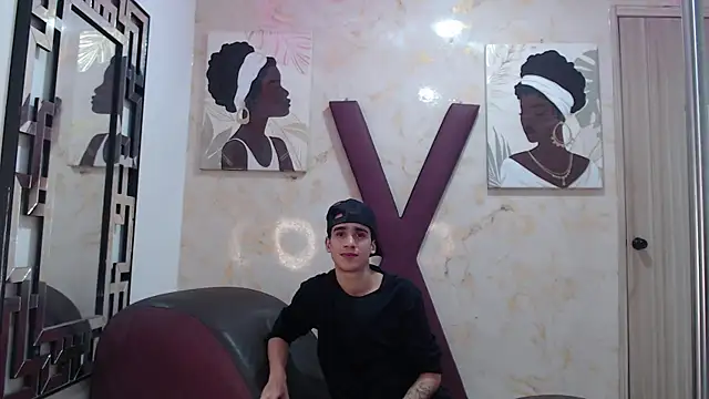 Chat XXX en directo de GOLDEN_BOSS