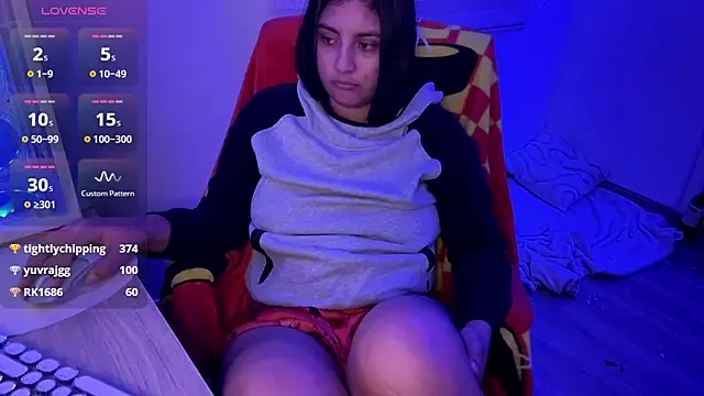 cloe_small's Live XXX Chat