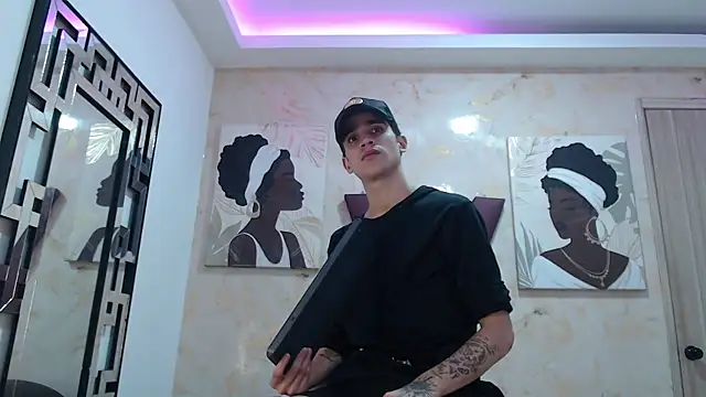 GOLDEN_BOSS Live XXX-chat