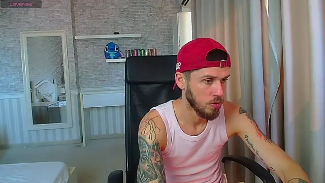 Онлайн чат XXX JonahShaw